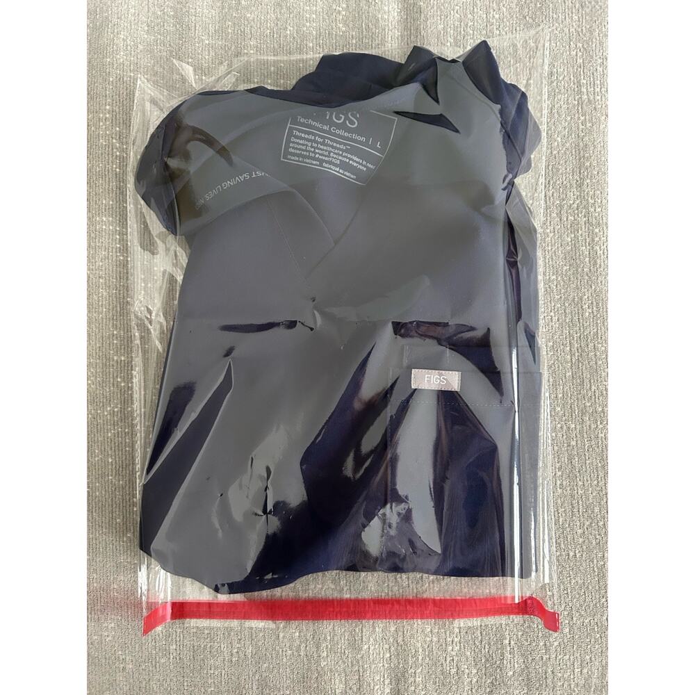 FIGS Technical Collection Navy Blue V-Neck Scrub Top Mens Large - Picture 8 of 9